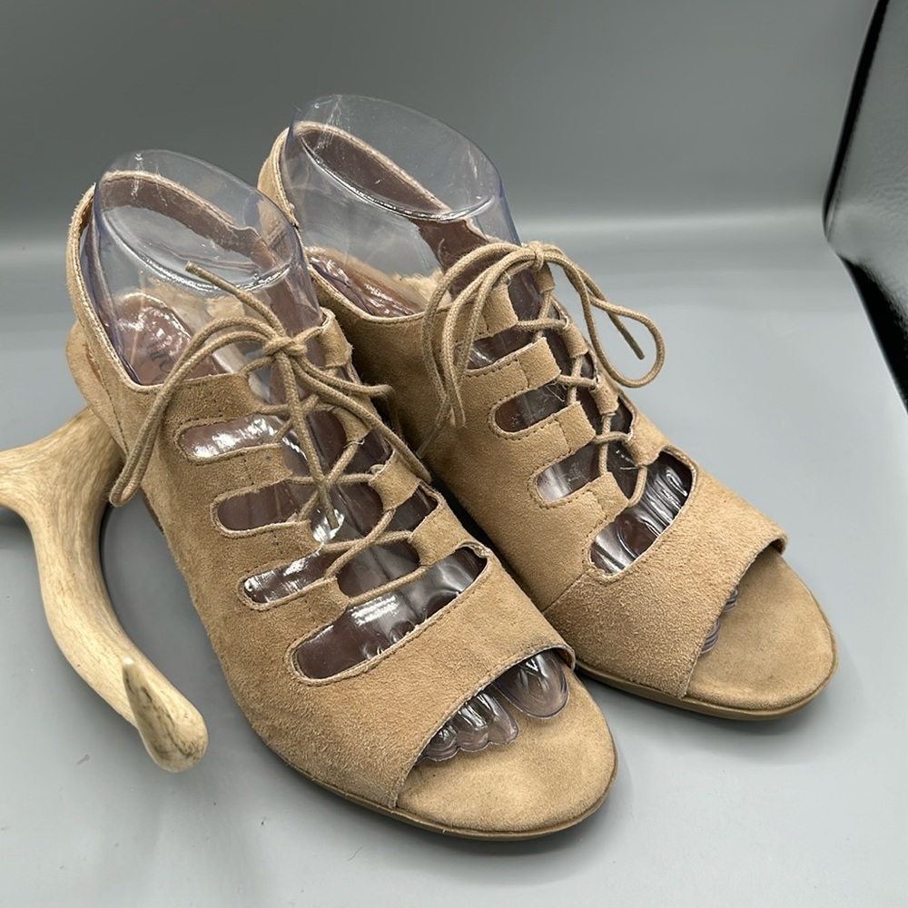 Eurosoft by Sofft slingback leather heel sz 8